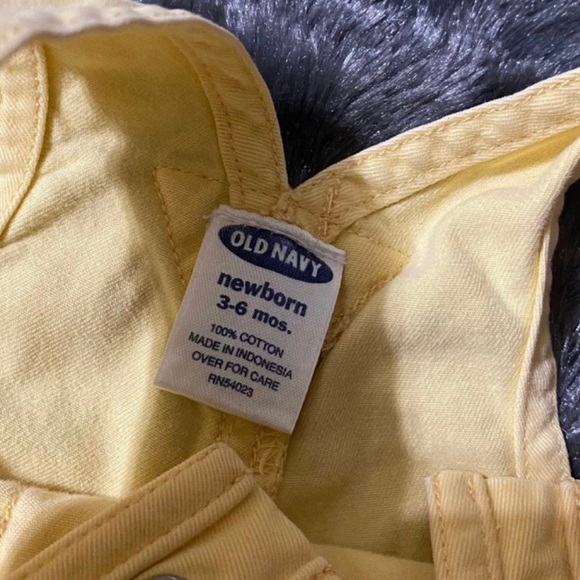 Bundle of 4 pcs cute baby girls clothing (Gap baby & Old Naby Baby) - Picture 6 of 12